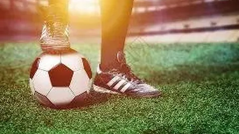 姆伯莫力促曼联与喀麦隆和平协商，共创回国良策避免误会升级